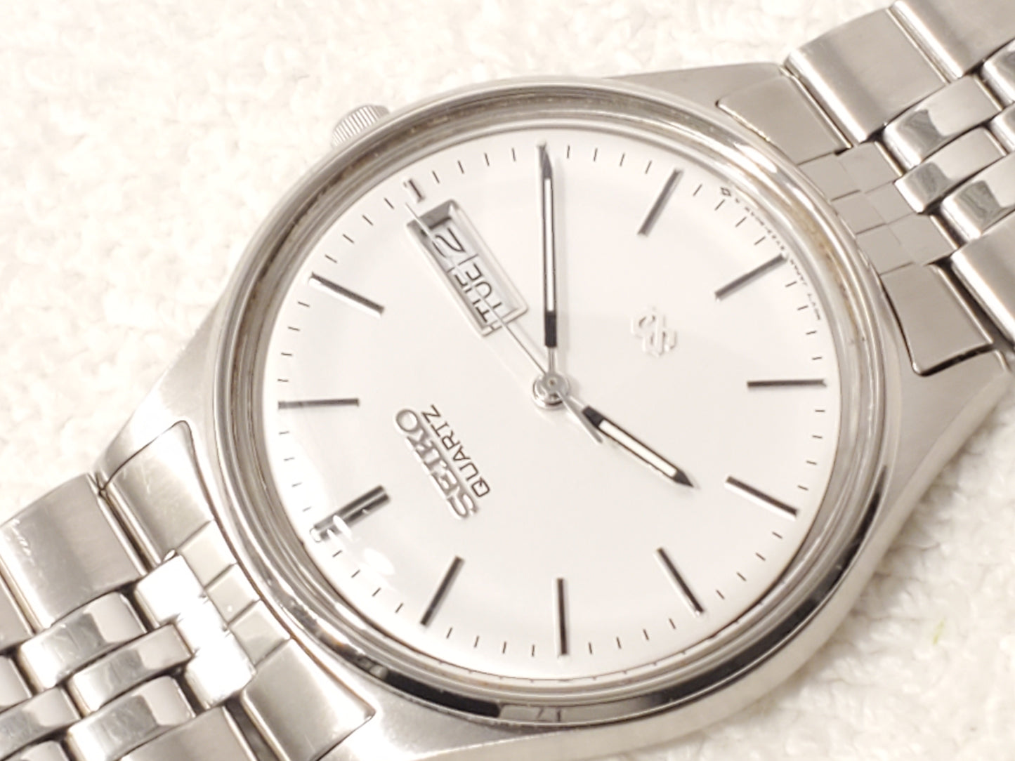 Vintage Seiko SQ Men's Silver Dial Day Date Watch Stainless Steel One Jewel