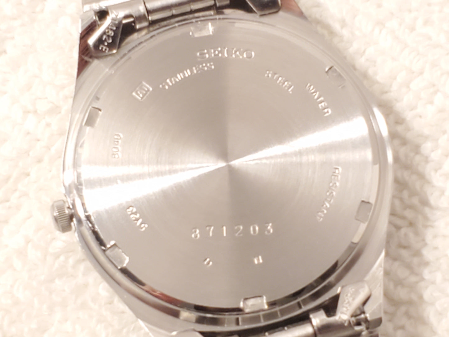 Vintage Seiko SQ Men's Silver Dial Day Date Watch Stainless Steel One Jewel