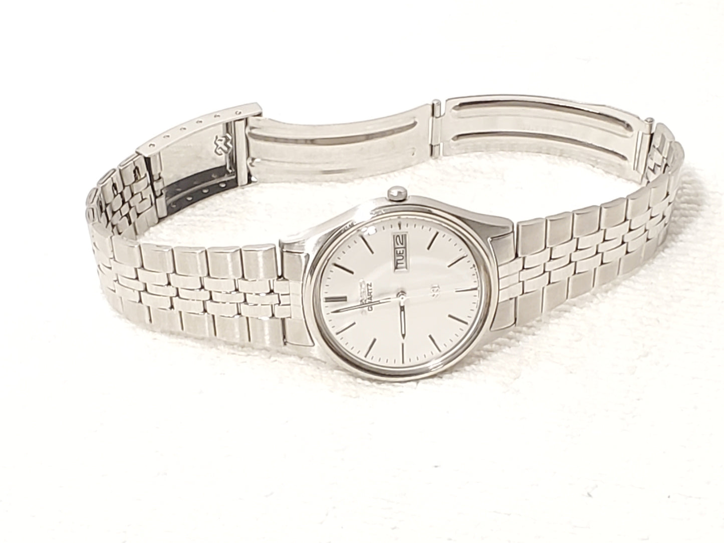 Vintage Seiko SQ Men's Silver Dial Day Date Watch Stainless Steel One Jewel