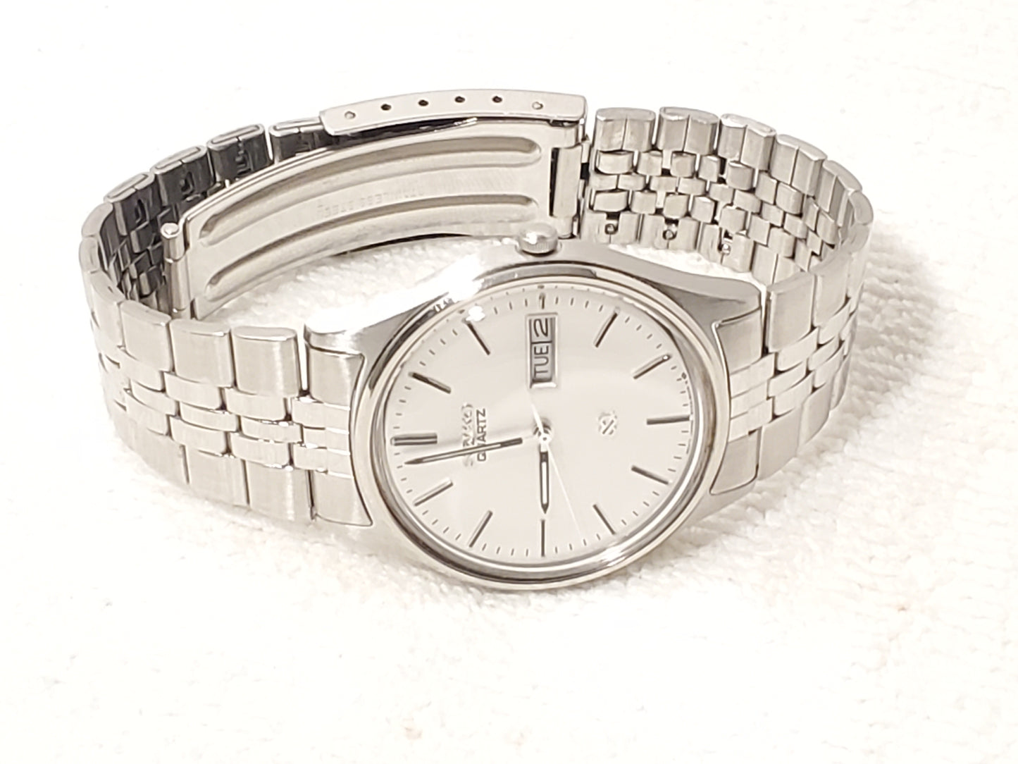 Vintage Seiko SQ Men's Silver Dial Day Date Watch Stainless Steel One Jewel