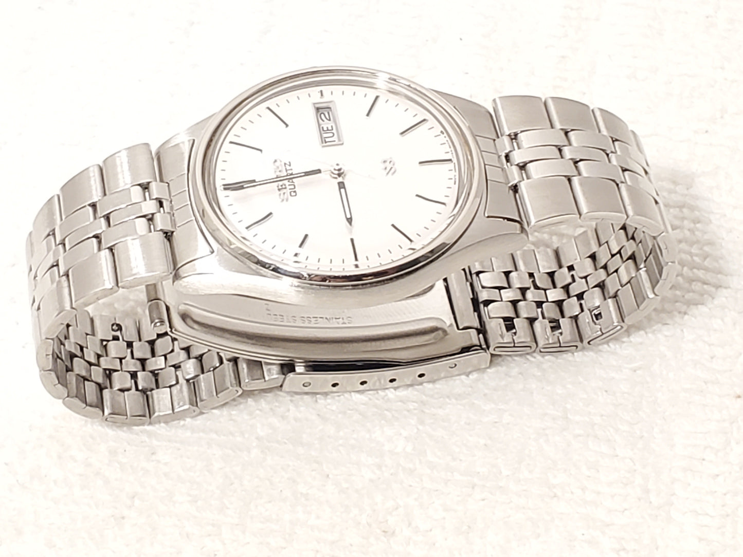 Vintage Seiko SQ Men's Silver Dial Day Date Watch Stainless Steel One Jewel