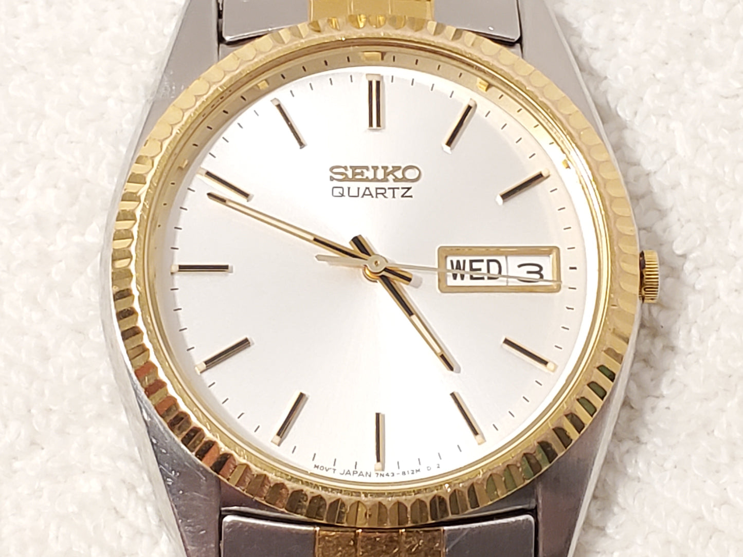 Vintage Seiko Men's Gold Tone Presidential Day Date Watch Silver Dial 1 Jewel SS