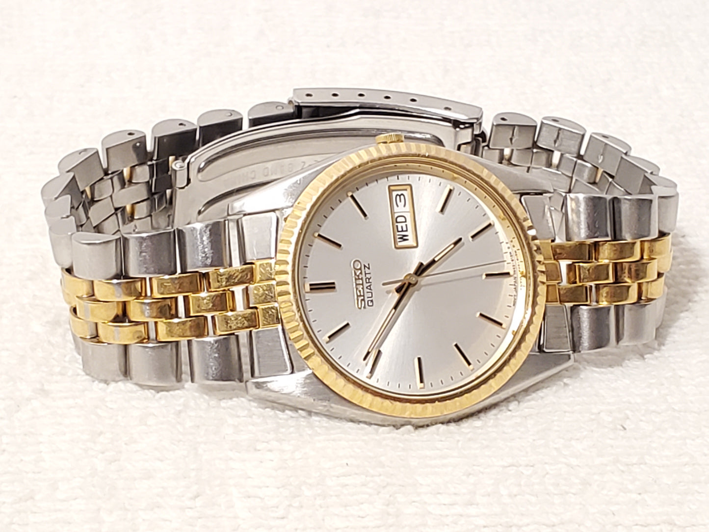 Vintage Seiko Men's Gold Tone Presidential Day Date Watch Silver Dial 1 Jewel SS