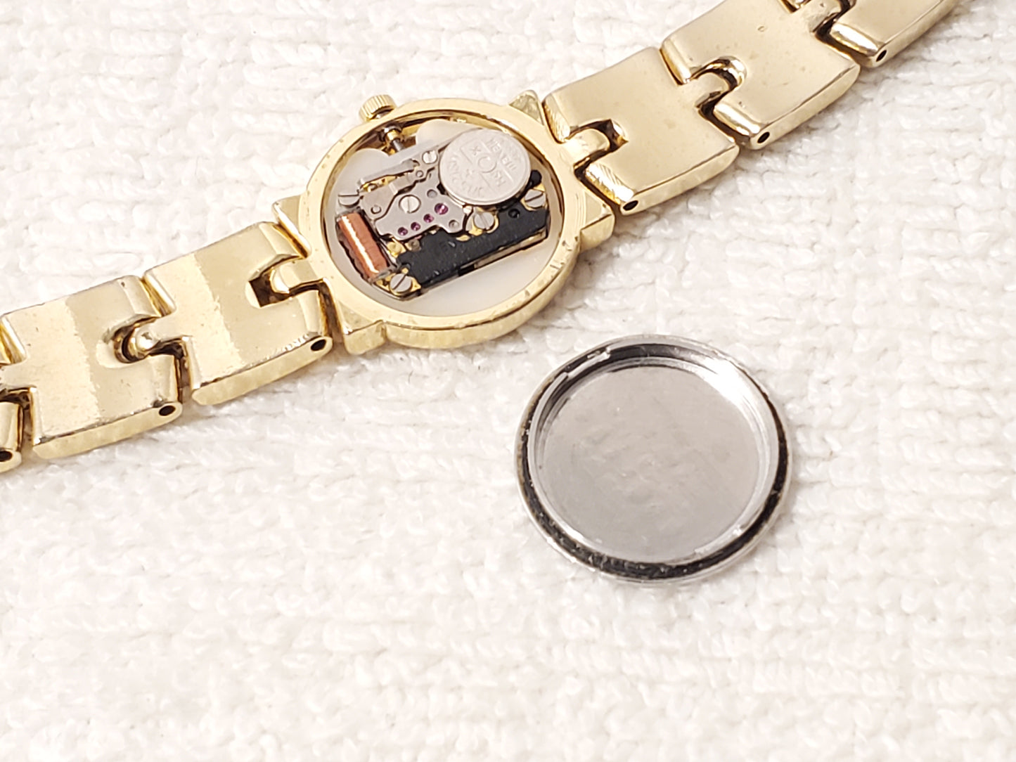 Vintage Citizen Women's Gold Plated Tone Quartz Watch Mother Pearl Dial 6 Jewels