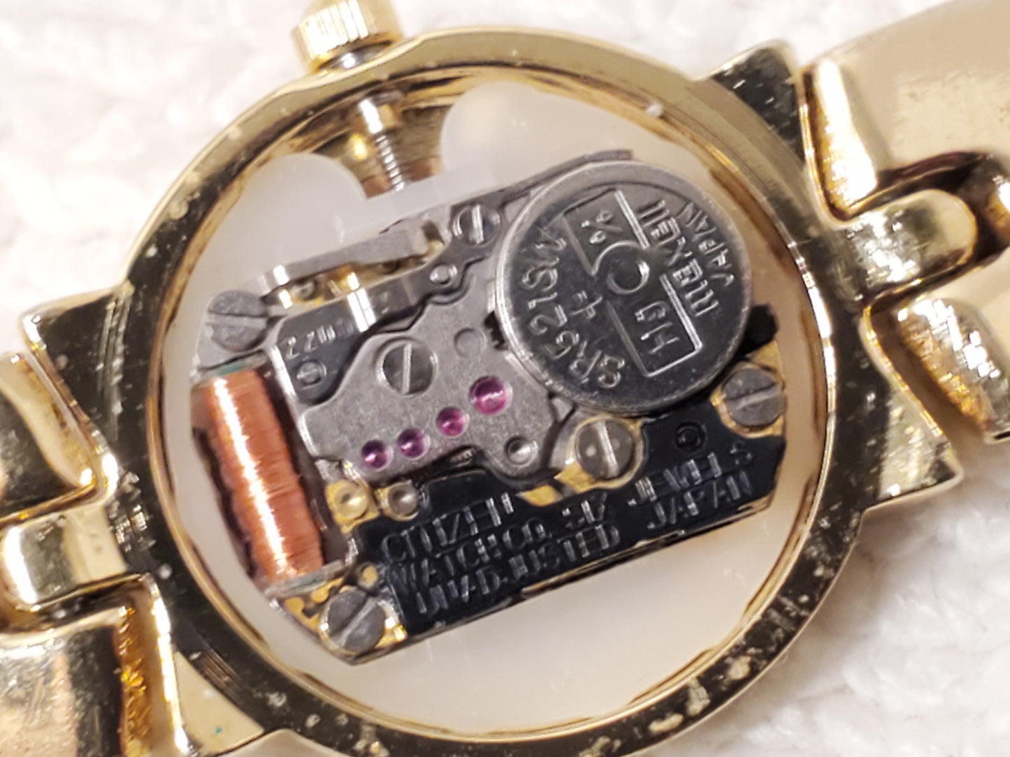 Vintage Citizen Women's Gold Plated Tone Quartz Watch Mother Pearl Dial 6 Jewels