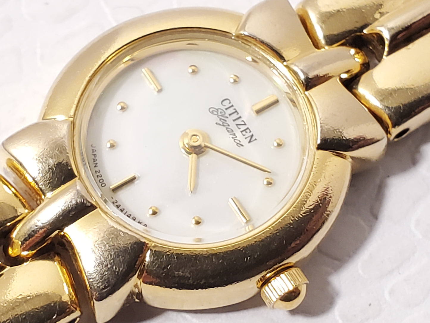 Vintage Citizen Women's Gold Plated Tone Quartz Watch Mother Pearl Dial 6 Jewels