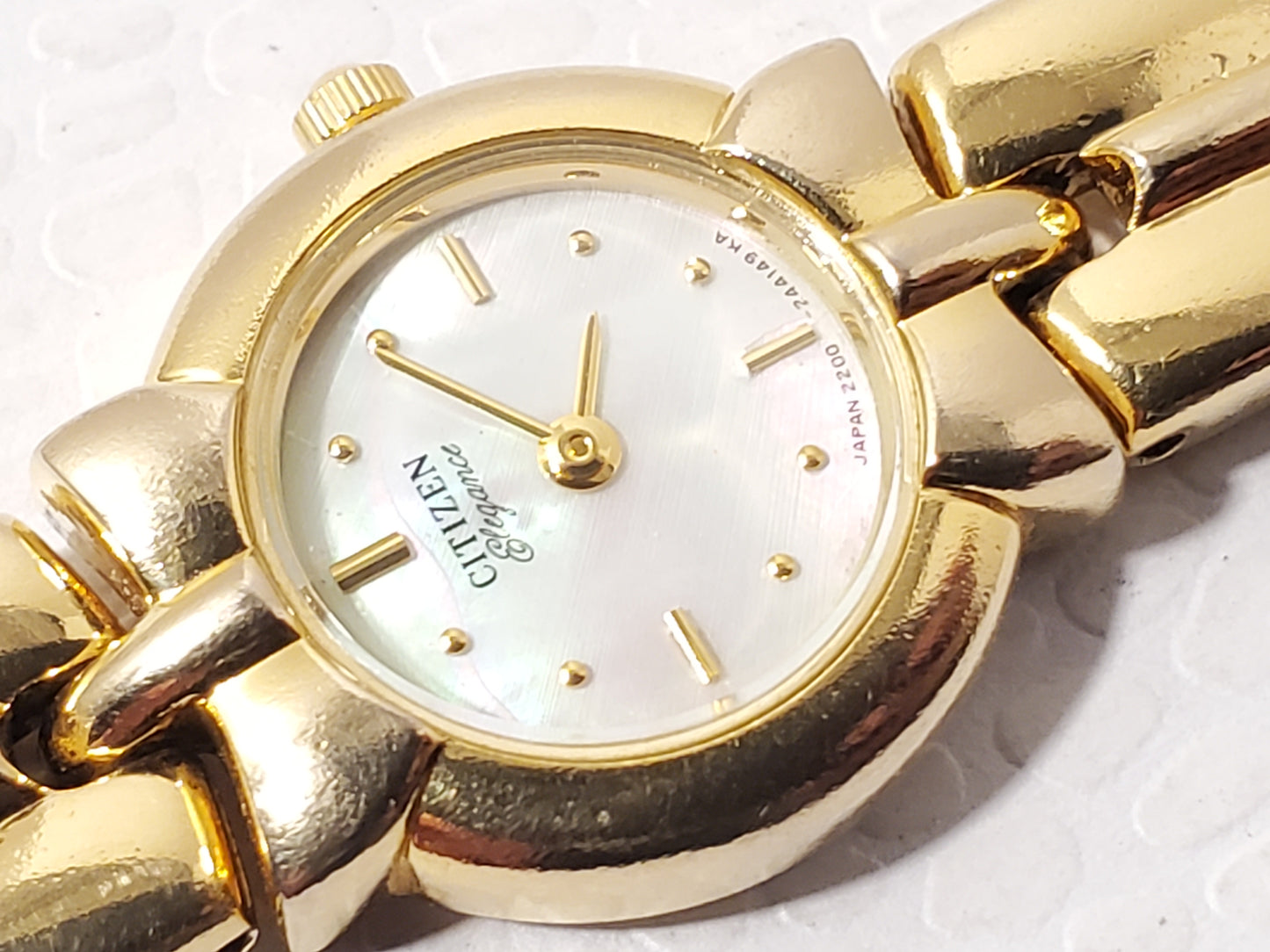 Vintage Citizen Women's Gold Plated Tone Quartz Watch Mother Pearl Dial 6 Jewels