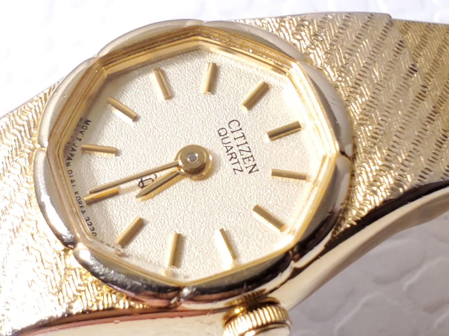Vintage Citizen Women's Gold Plated Quartz Watch 1 Jewel Base Metal Safety Chain