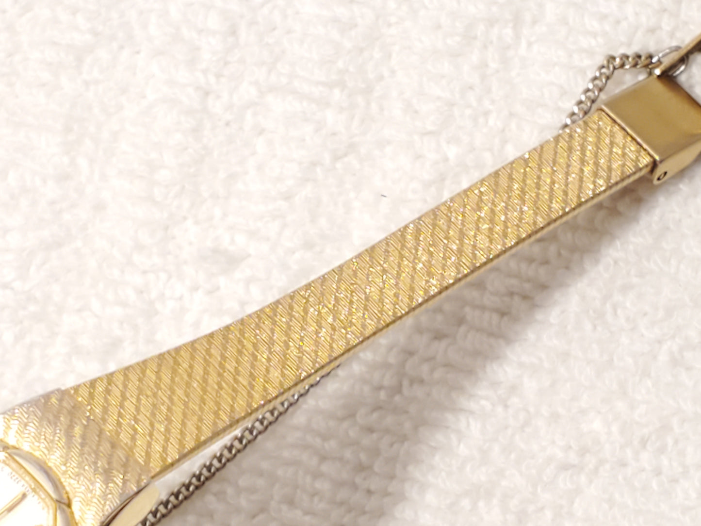 Vintage Citizen Women's Gold Plated Quartz Watch 1 Jewel Base Metal Safety Chain