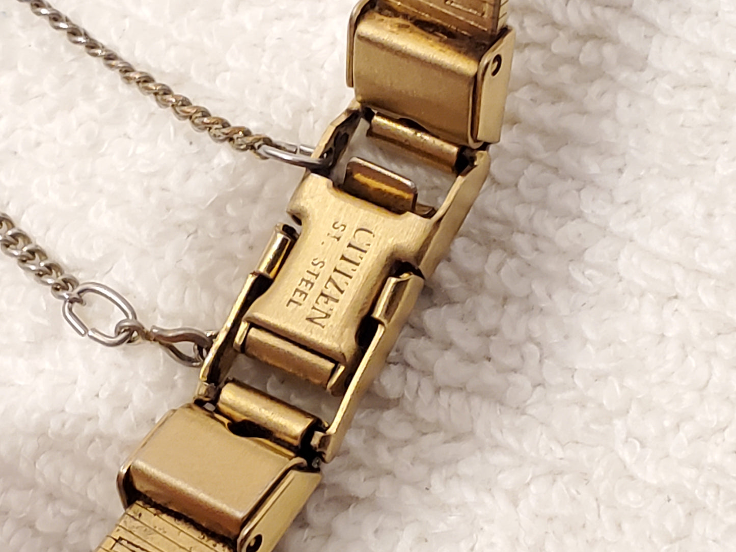 Vintage Citizen Women's Gold Plated Quartz Watch 1 Jewel Base Metal Safety Chain