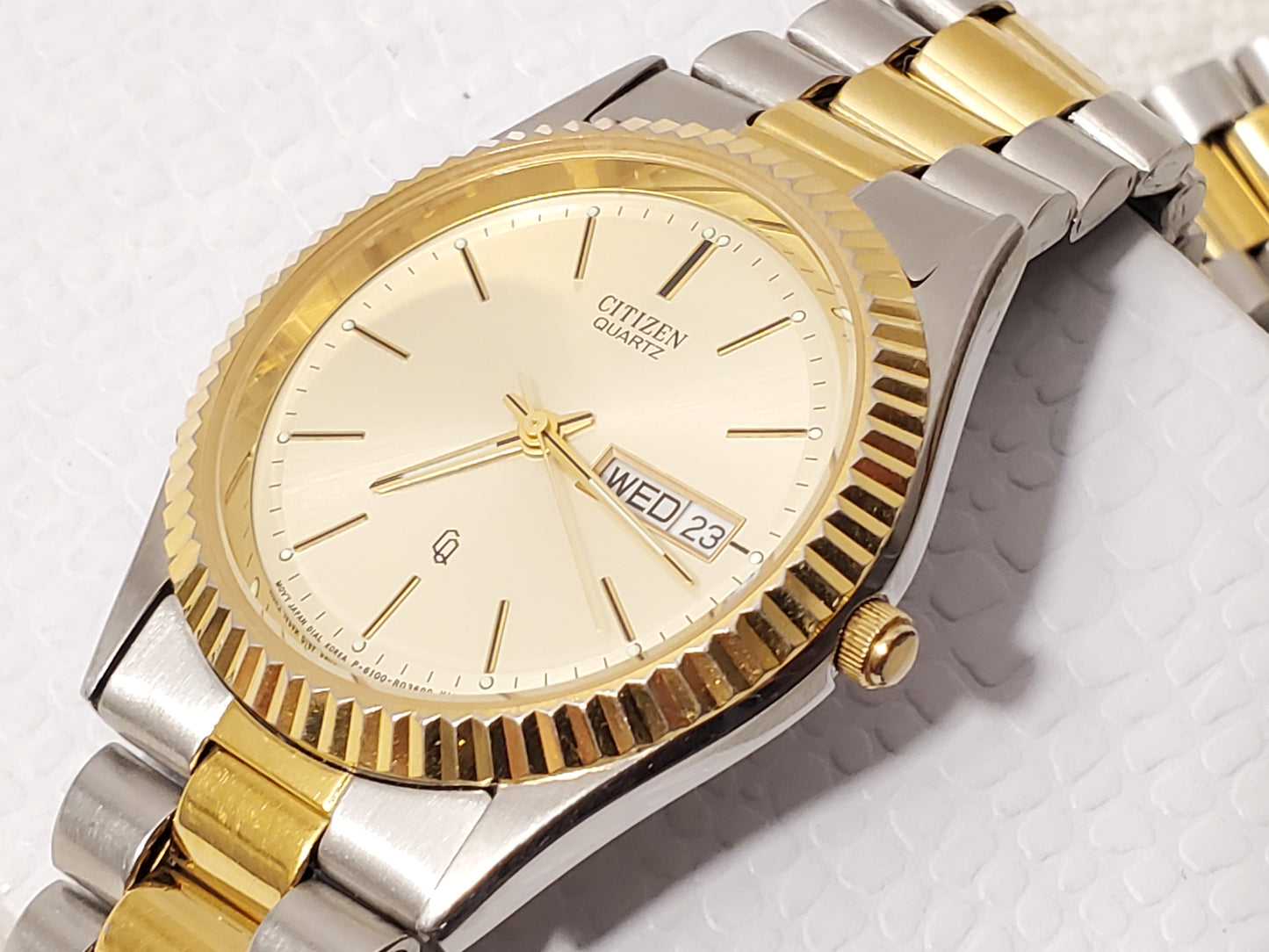 Vintage Citizen CQ Men's Day Date Presidential Watch Gold Tone Stainless Steel