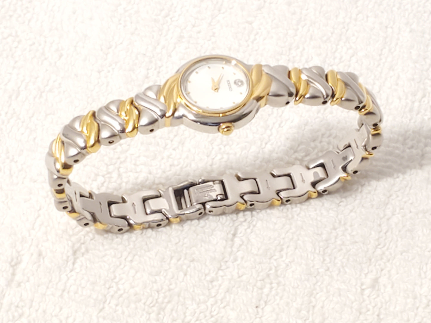 Vintage Seiko Women's Diamond Gold Tone Stainless Steel Watch Silver Dial