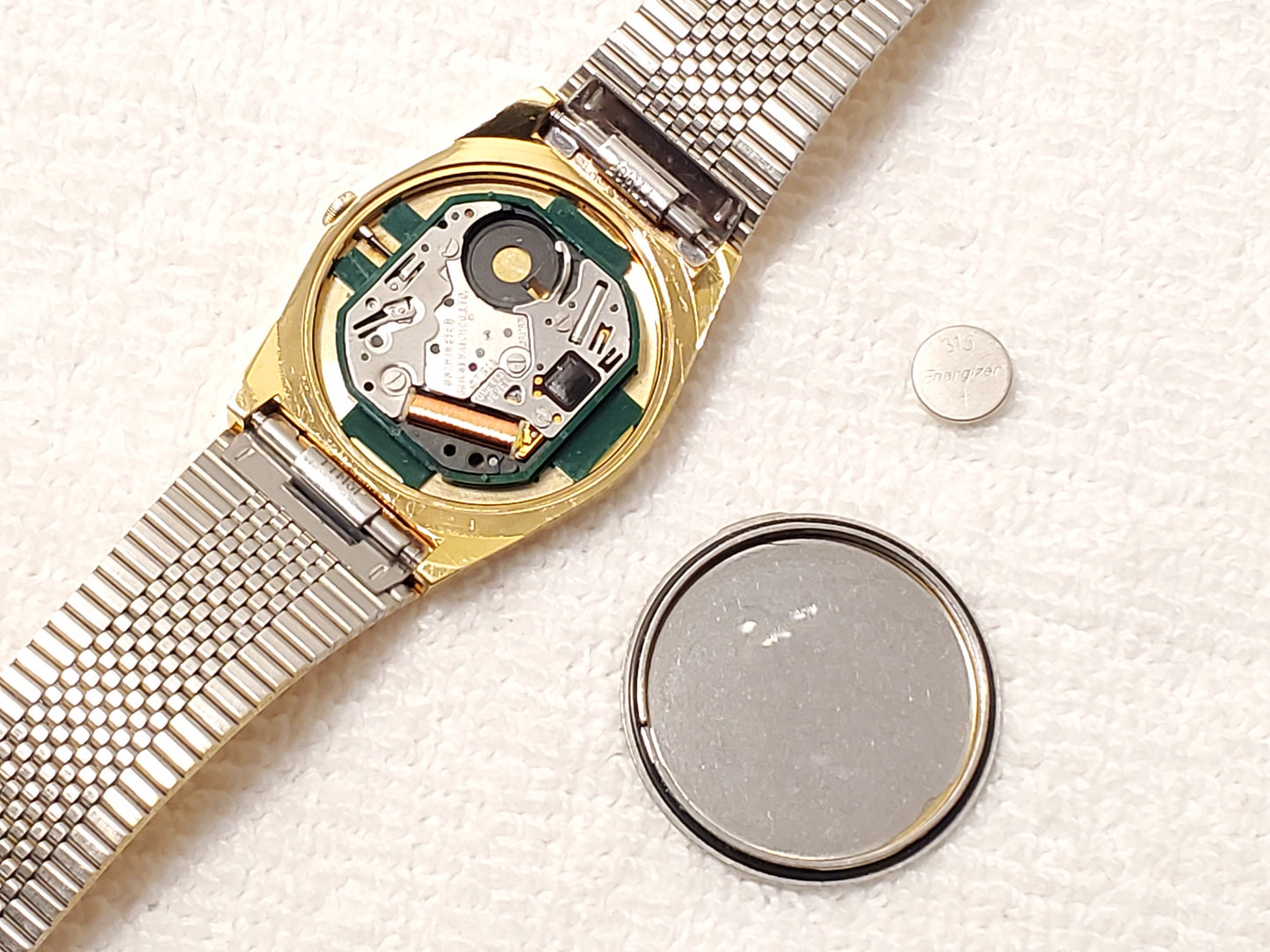 Vintage Orient Mens Gold Tone Quartz Watch Silver Dial Stainless Steel One Jewel