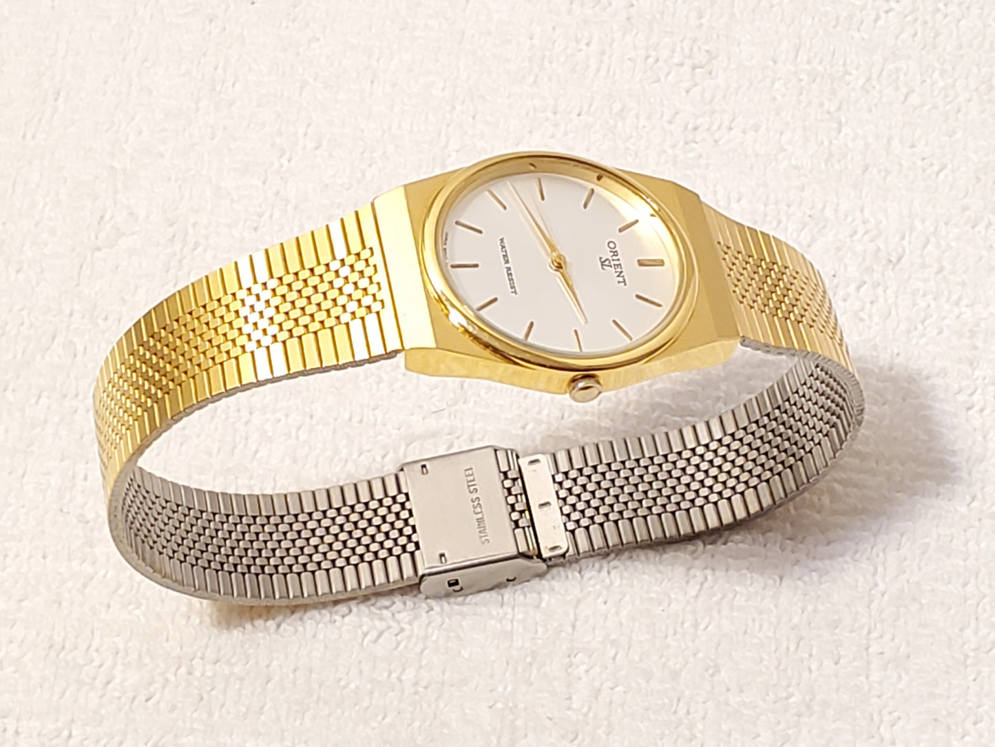 Vintage Orient Mens Gold Tone Quartz Watch Silver Dial Stainless Steel One Jewel