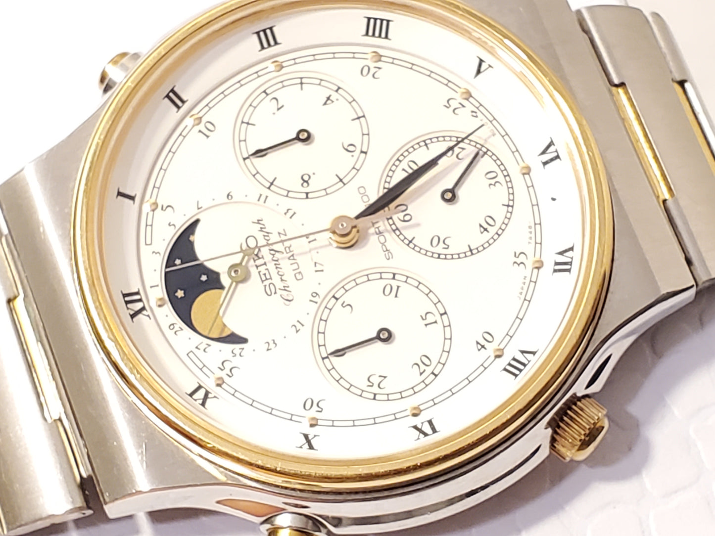 Vintage Seiko Mens Chronograph Date Moon Phase Watch 15 Jewels Gold Tone S Steel
