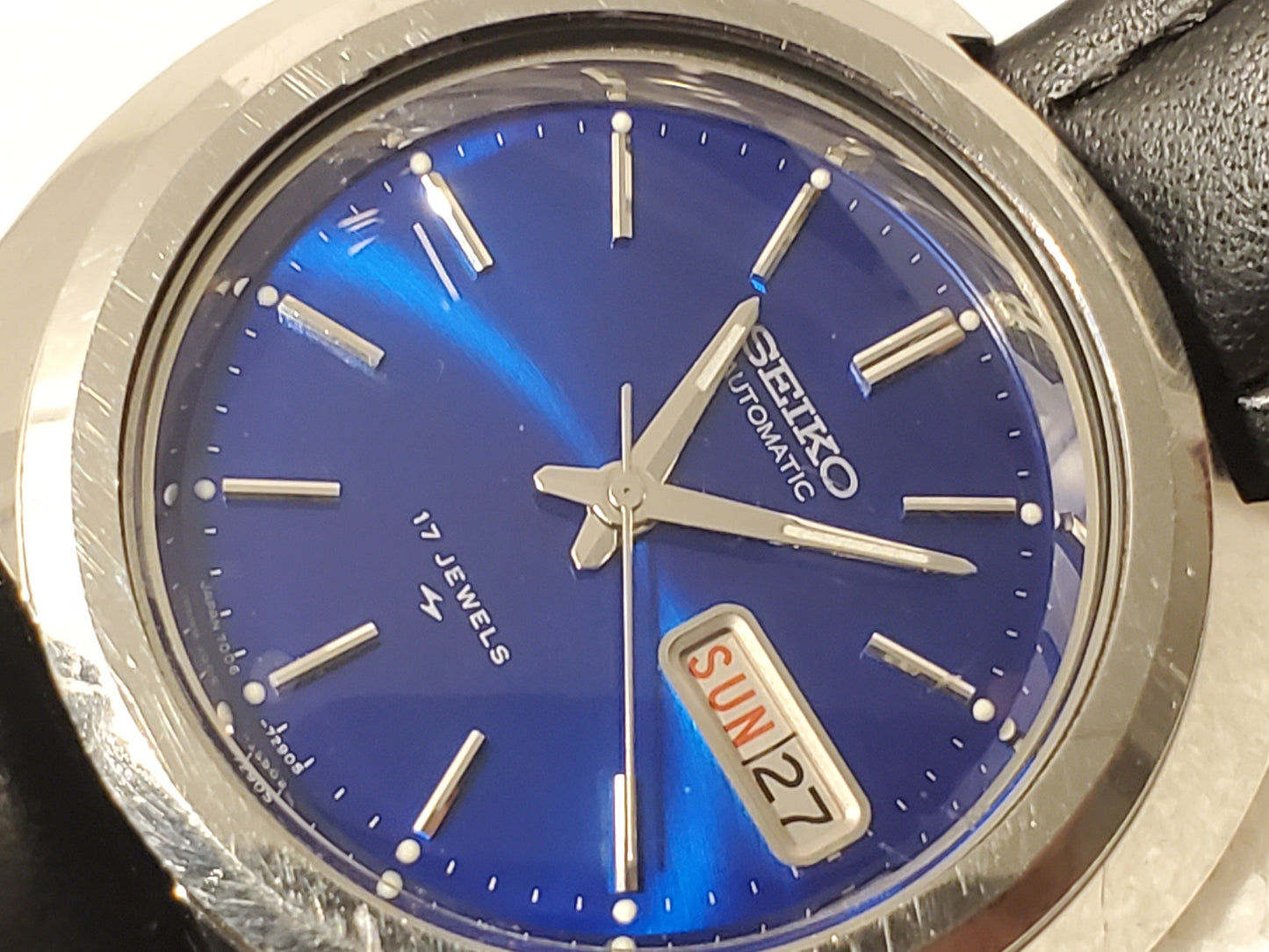 Vintage Seiko Automatic Men's Day Date Watch Seventeen Jewels Blue Dial Leather