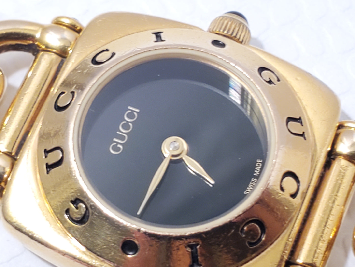 Vintage Gucci Swiss Made 6300L Women's Gold Plated Watch Three Jewels Black Dial