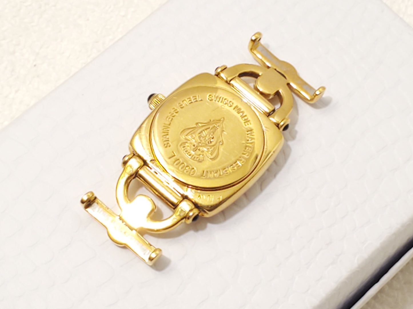 Vintage Gucci Swiss Made 6300L Women's Gold Plated Watch Three Jewels Black Dial