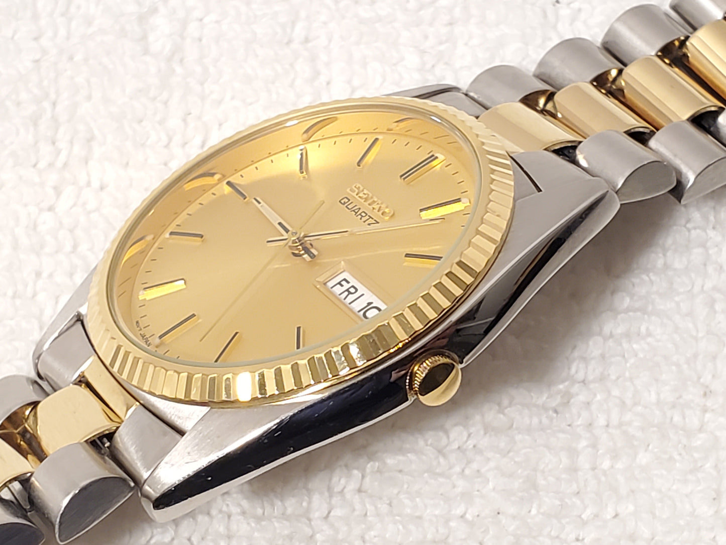 Vintage Seiko Men's Two Tone Presidential Day Date Watch Gold Dial 1 Jewel SS