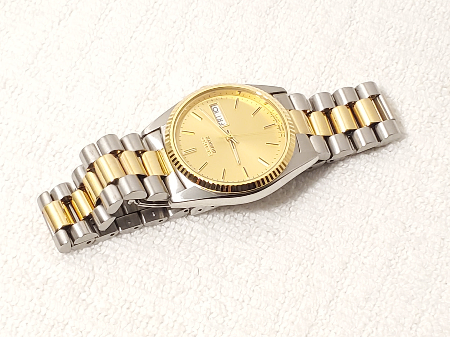 Vintage Seiko Men's Two Tone Presidential Day Date Watch Gold Dial 1 Jewel SS