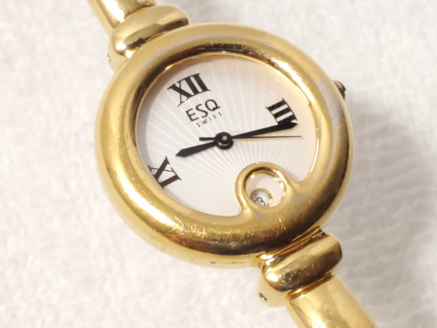 Vintage ESQ by Movado Womens White Dial Gold Plated 5 Jewels Date Watch Bracelet