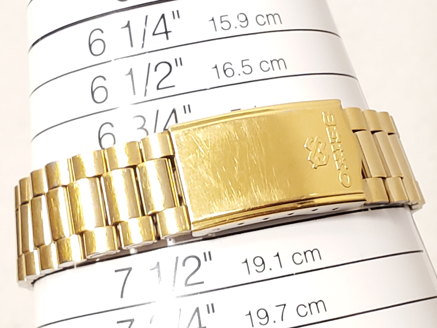 Vintage Seiko Men's Day Date Gold Tone Quartz Watch Three Jewels Stainless Steel