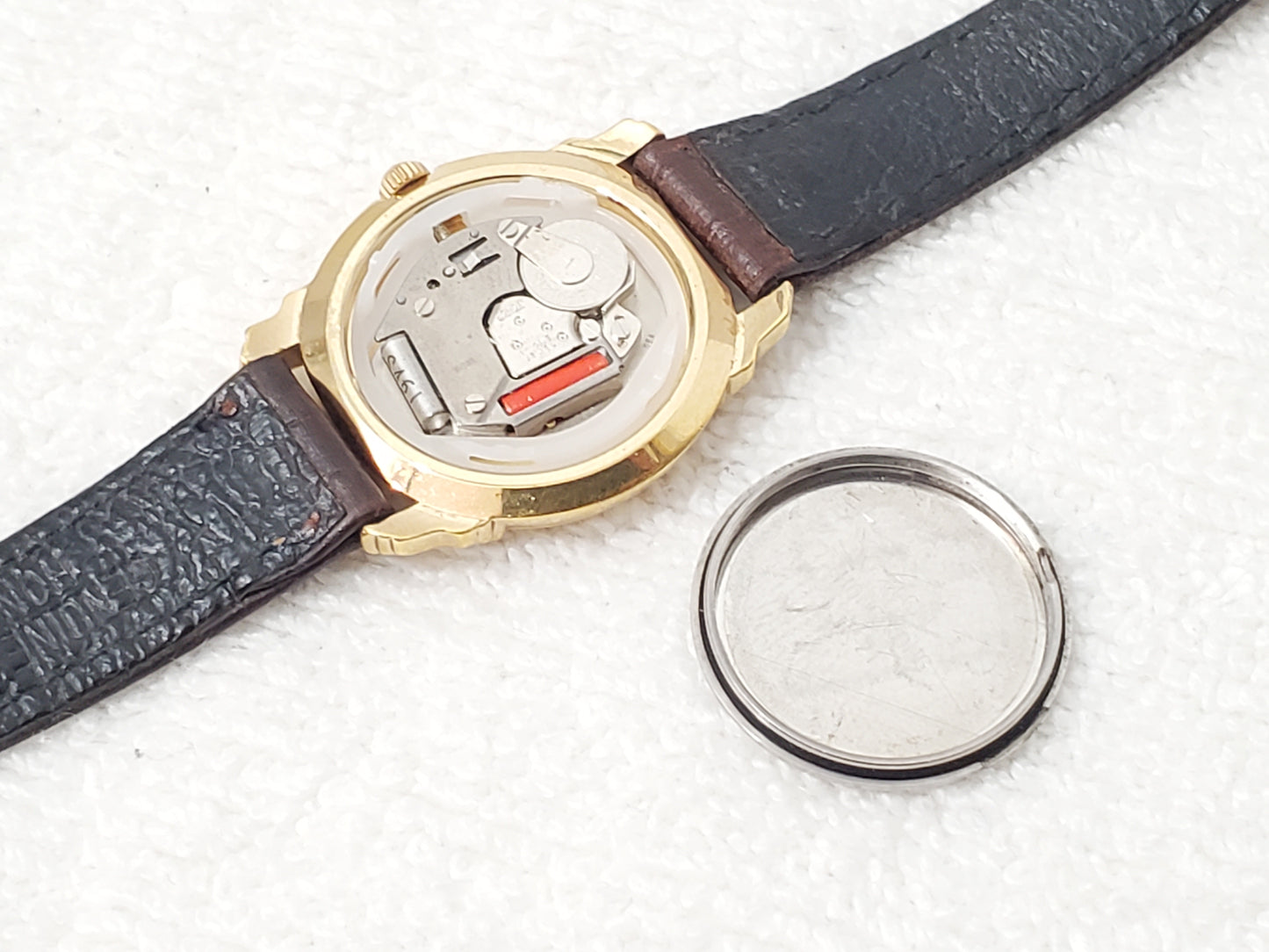 Vintage Elgin Swiss Quartz Women's Gold Tone Watch One Jewel Brown Leather Strap