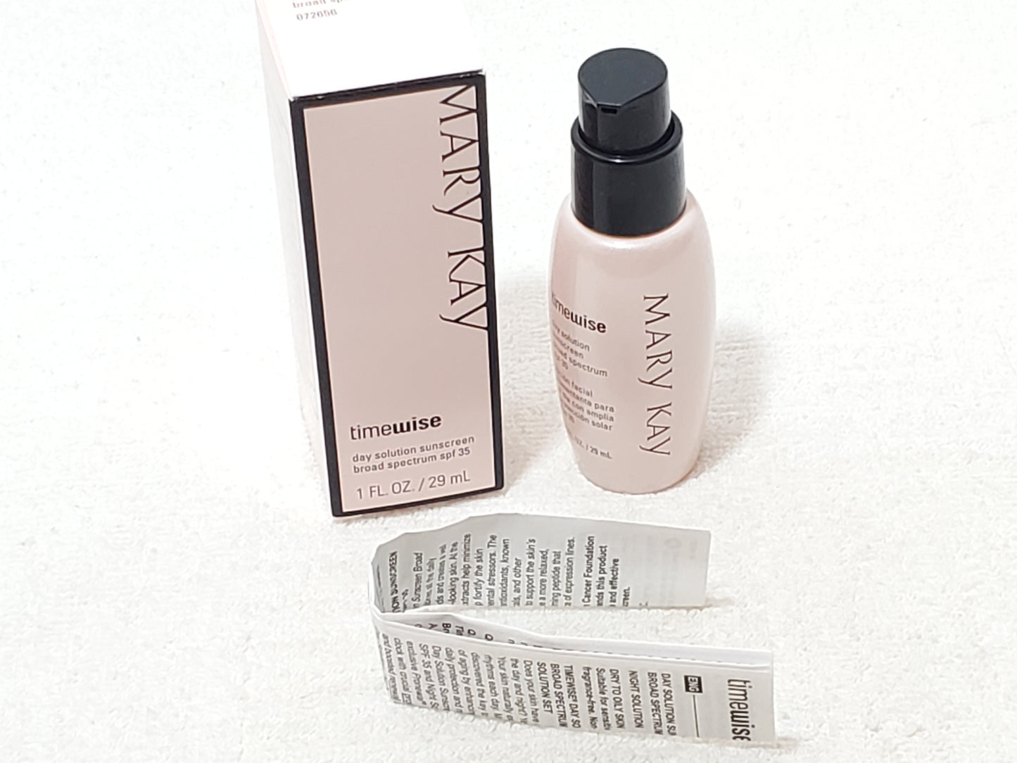Mary Kay Timewise Day Solution Sunscreen Broad Spectrum SPF 35 NIB 1 oz / 29ml