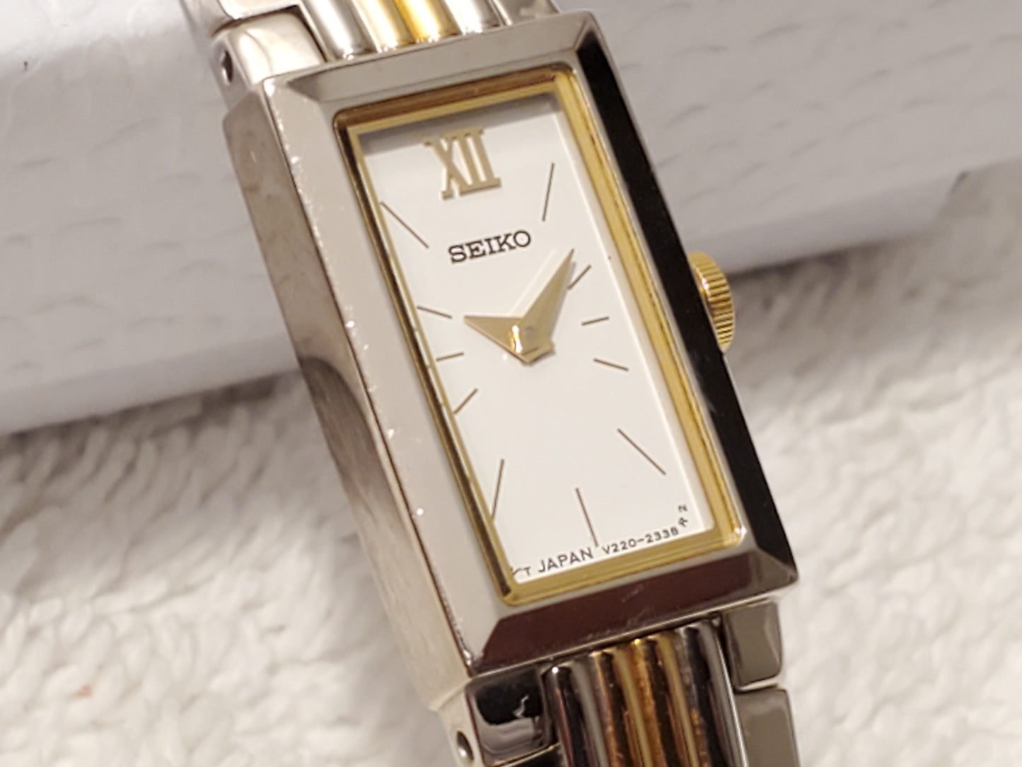 Vintage Seiko Women's Quartz Watch Stainless Steel Gold Tone One Jewel