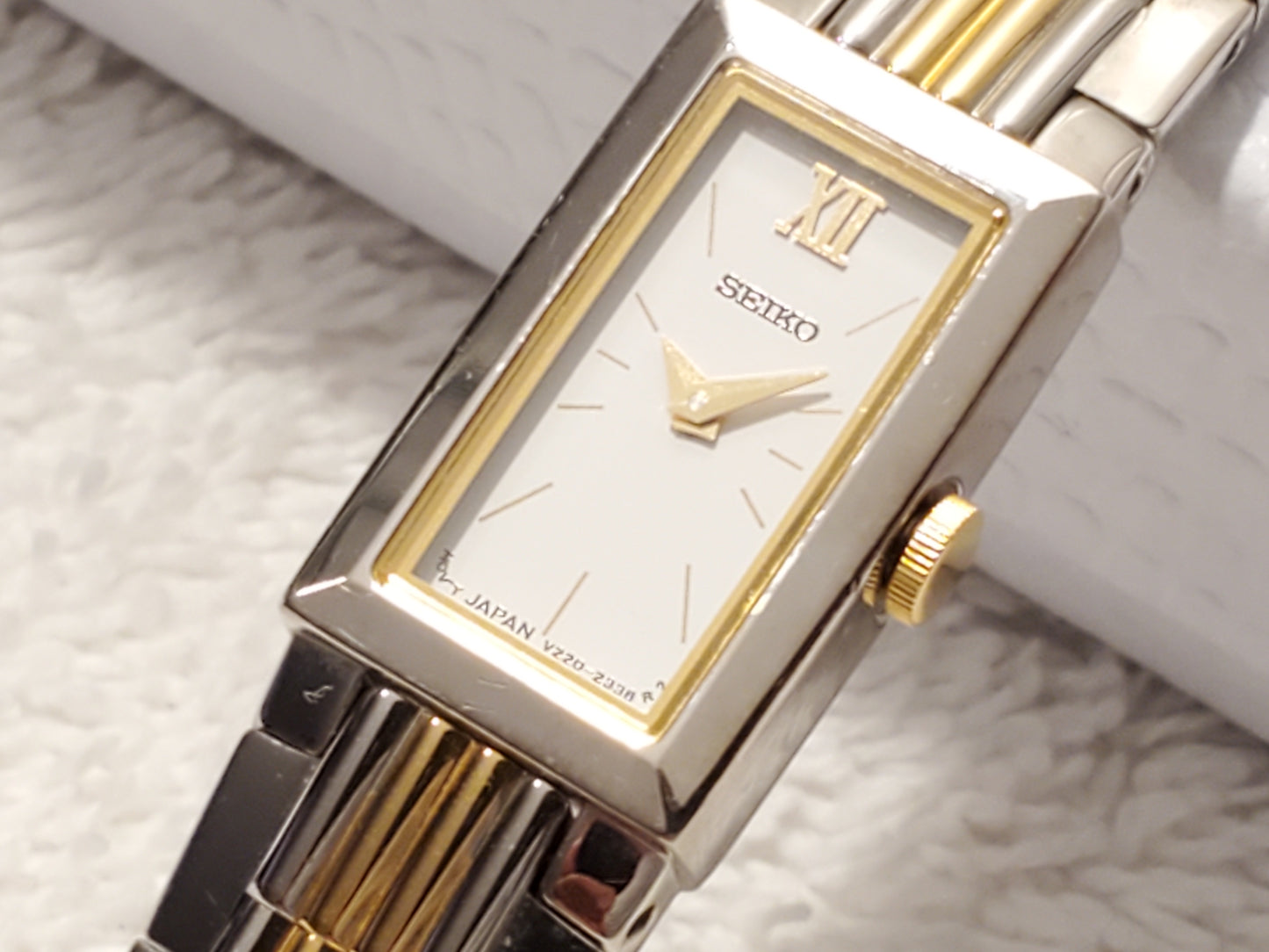 Vintage Seiko Women's Quartz Watch Stainless Steel Gold Tone One Jewel