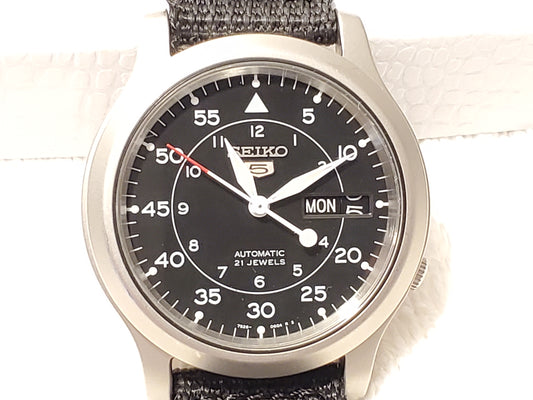 Vintage Seiko 5 Men's Automatic Day Date Watch Stainless Steel Black Twenty One Jewels