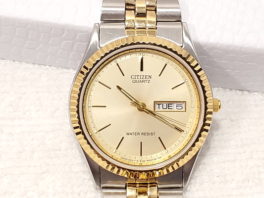 Vintage Citizen CQ Men's Day Date Watch Stainless Steel Gold Tone Presidential Fluted Bezel