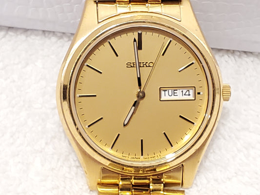 Vintage Seiko Gold Tone Day Date Men's Quartz Watch Stainless Steel