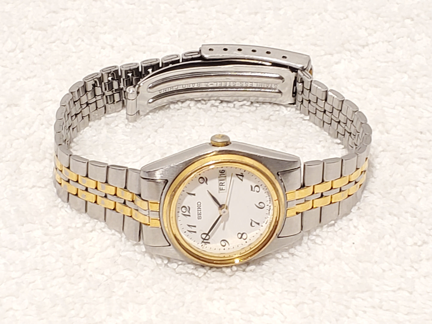 Vintage Seiko Women's Stainless Steel Day Date Gold Tone Quartz Watch White Dial