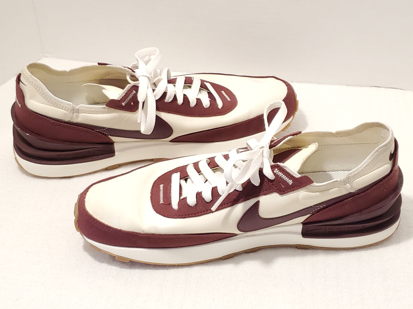 Nike Waffle One SE Men's Low Top Sneakers Size 11.5 Lace Up Walk Run Shoes Brown Coconut Maroon