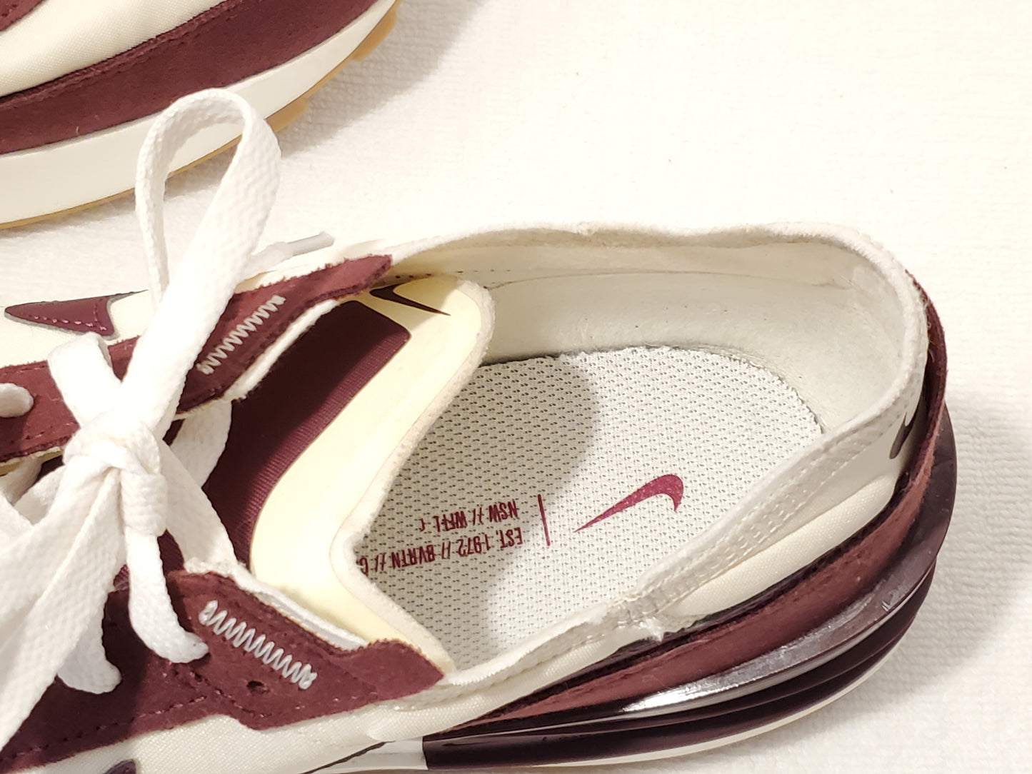 Nike Waffle One SE Men's Low Top Sneakers Size 11.5 Lace Up Walk Run Shoes Brown Coconut Maroon