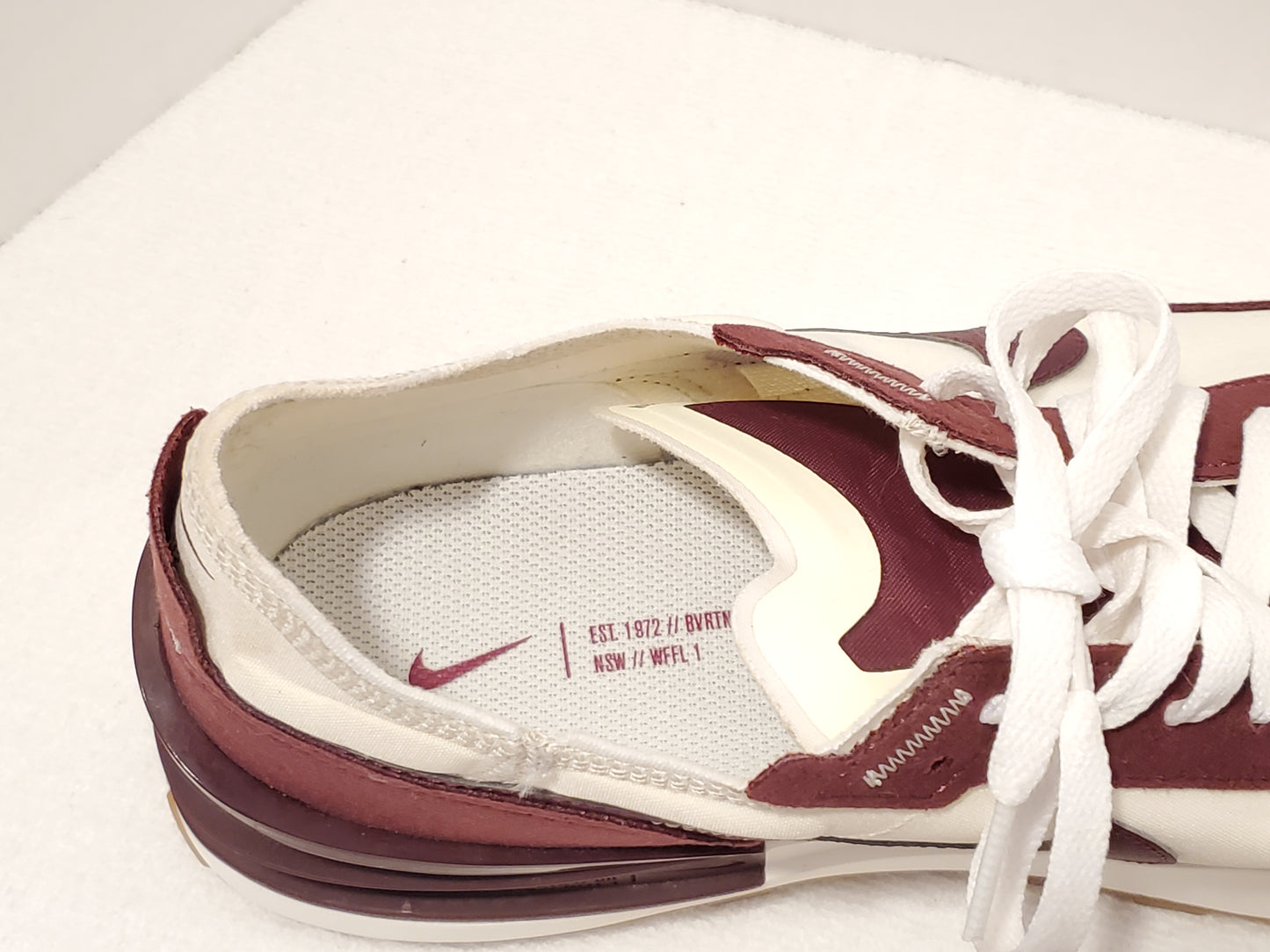 Nike Waffle One SE Men's Low Top Sneakers Size 11.5 Lace Up Walk Run Shoes Brown Coconut Maroon