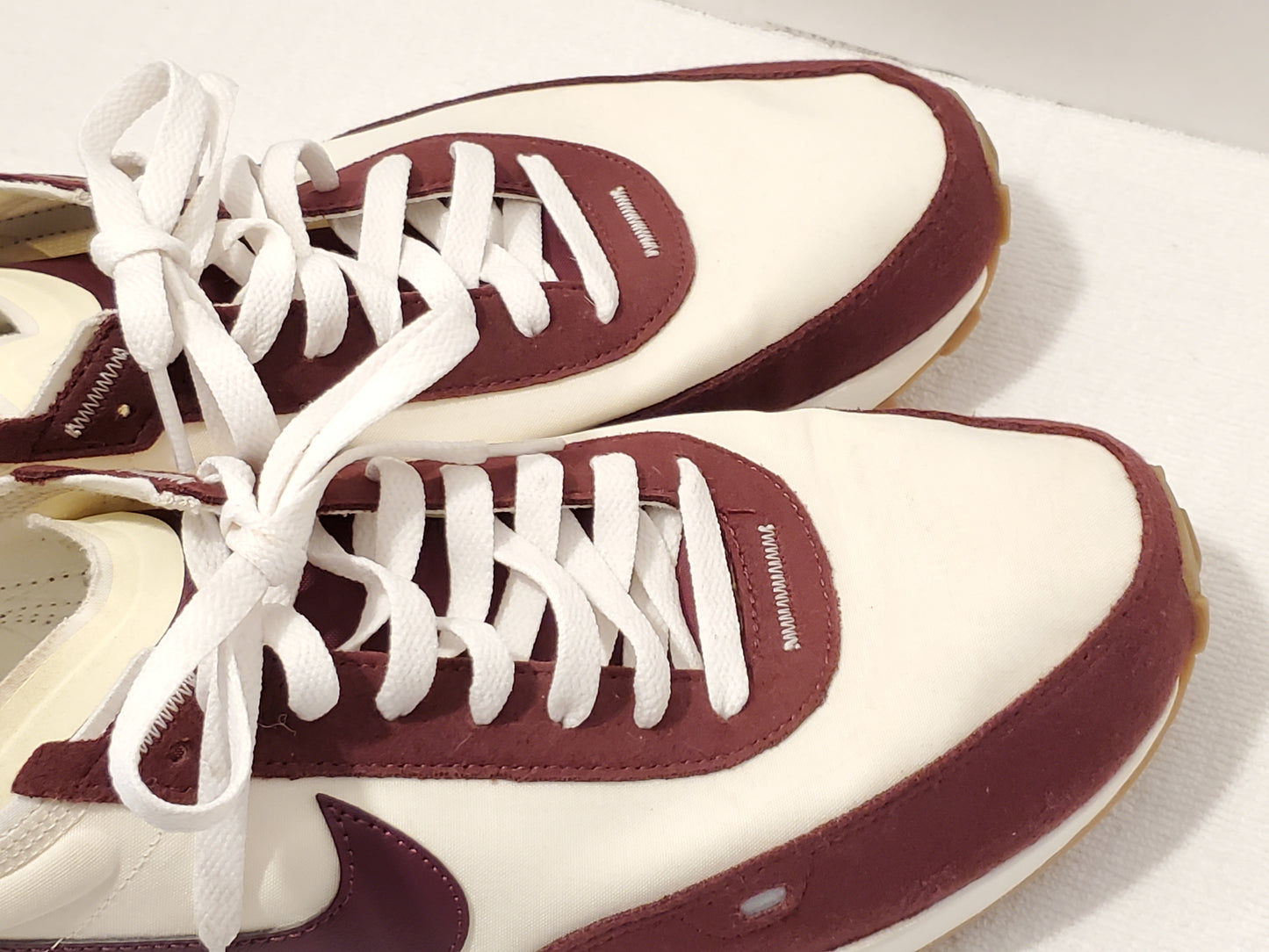 Nike Waffle One SE Men's Low Top Sneakers Size 11.5 Lace Up Walk Run Shoes Brown Coconut Maroon