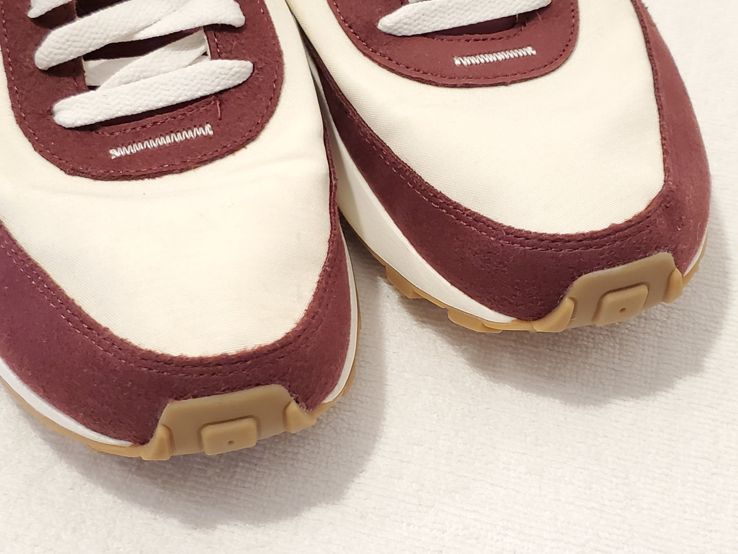 Nike Waffle One SE Men's Low Top Sneakers Size 11.5 Lace Up Walk Run Shoes Brown Coconut Maroon