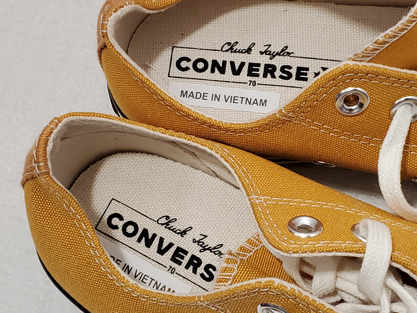 Converse Chuck Taylor Sunflower Yellow Unisex Low Top Sneakers Men 6.5 Women 8.5