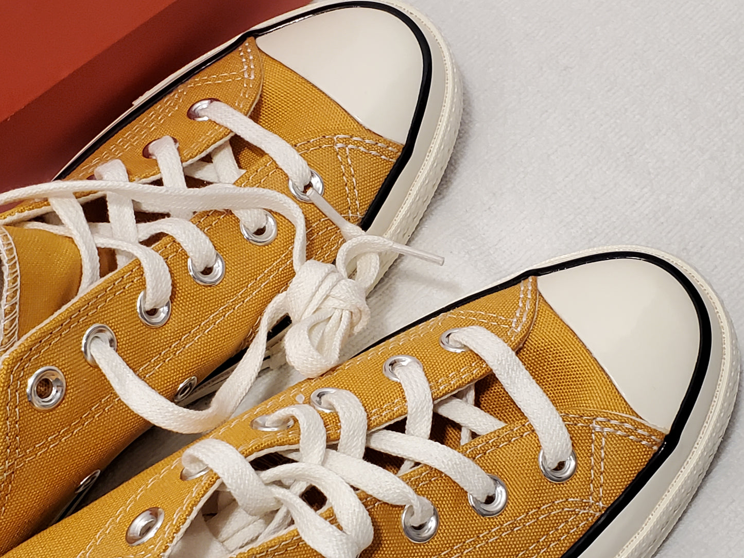 Converse Chuck Taylor Sunflower Yellow Unisex Low Top Sneakers Men 6.5 Women 8.5