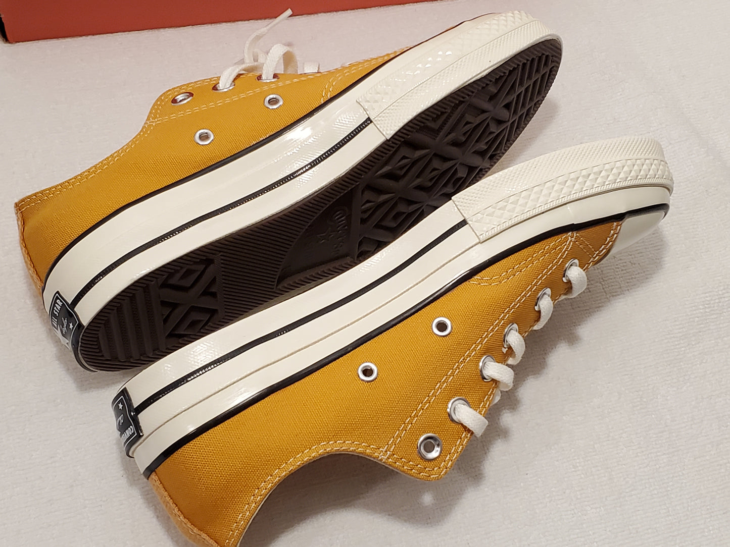 Converse Chuck Taylor Sunflower Yellow Unisex Low Top Sneakers Men 6.5 Women 8.5