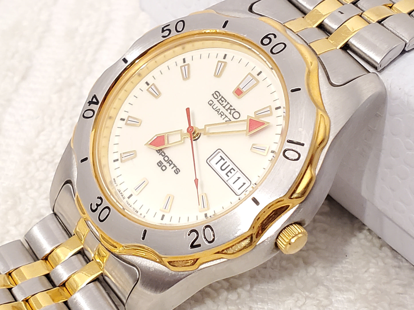 Vintage Seiko Sports 50 Men's Day Date Quartz Watch Gold Tone Luminous Dial Stainless Steel