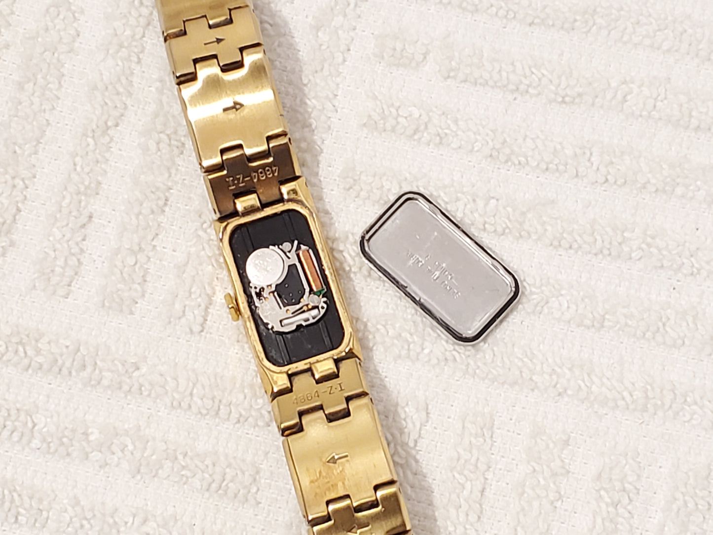 Vintage Seiko Tank Women's Gold Tone Quartz Watch White Dial Stainless Steel