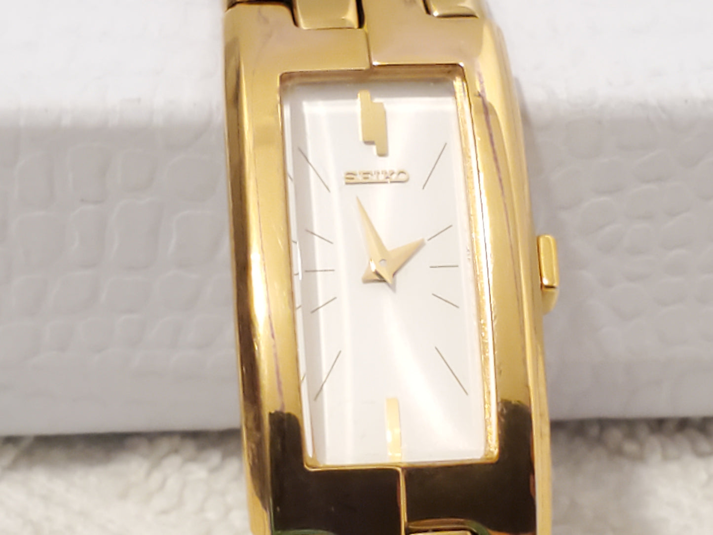 Vintage Seiko Tank Women's Gold Tone Quartz Watch White Dial Stainless Steel
