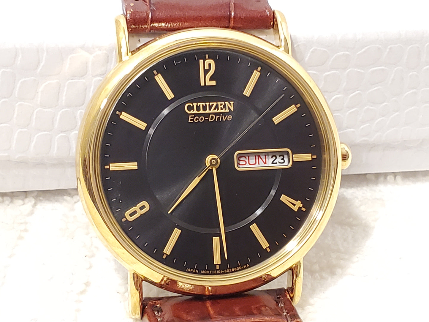 Vintage Citizen Eco Drive Mens Gold Tone Day Date Watch Black Dial Brown Leather