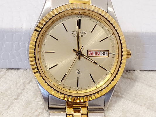 Vintage Citizen CQ Men's Quartz Watch Day Date Fluted Bezel Jubilee Bracelet