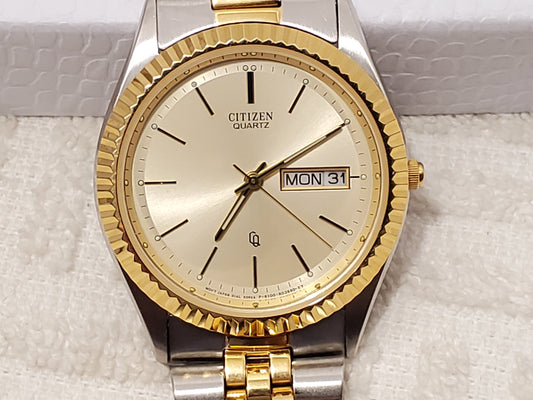 Vintage Citizen CQ Men's Day Date Presidential Watch Gold Tone Stainless Steel