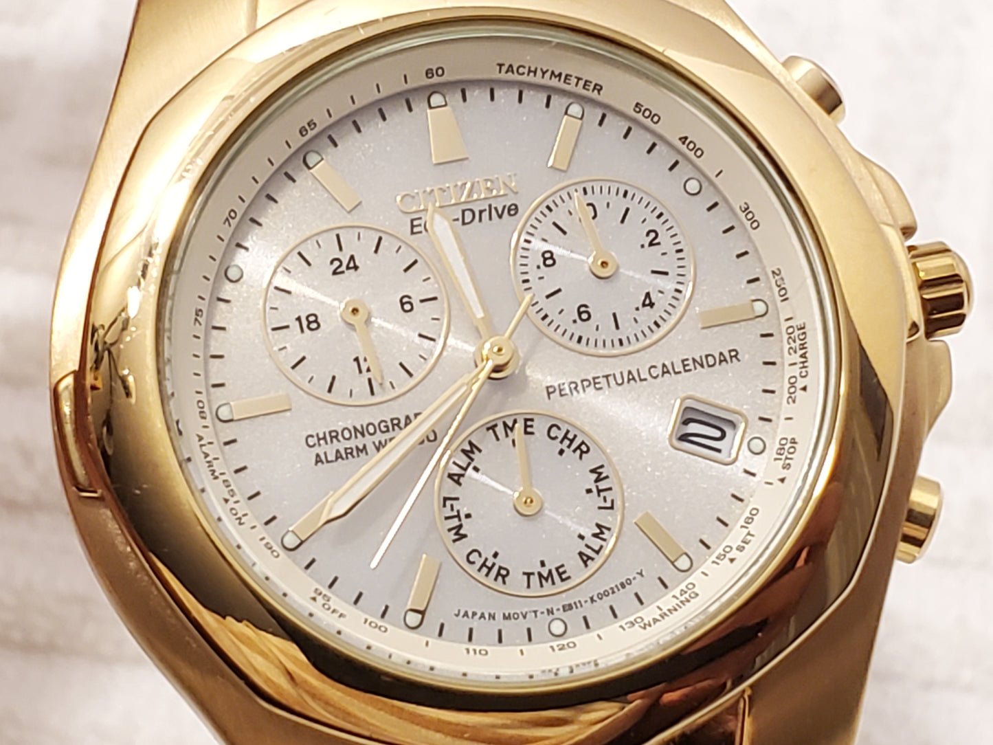 Citizen Eco Drive Men's Chronograph Watch Gold Tone Perpetual Calendar Alarm