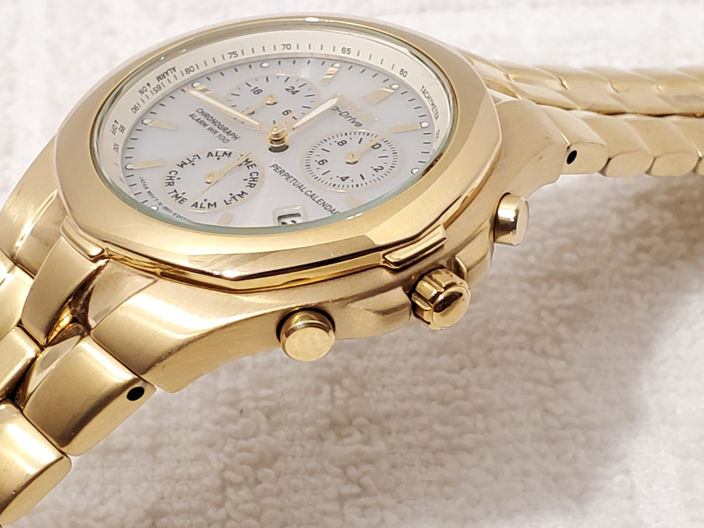 Citizen Eco Drive Men's Chronograph Watch Gold Tone Perpetual Calendar Alarm